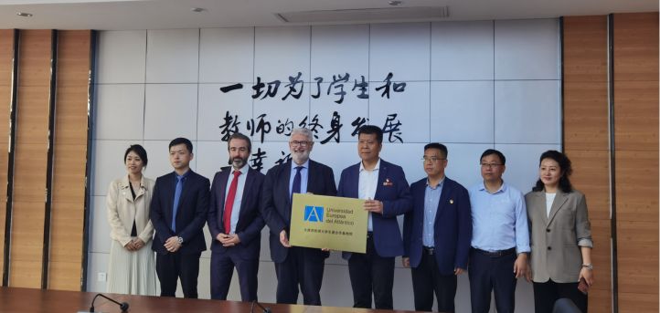 Roberto Ruiz y Juan Luis Vidal viajan a China, en representación de UNEATLANTICO, con el objetivo de establecer acuerdos de colaboración y fortalecer relaciones