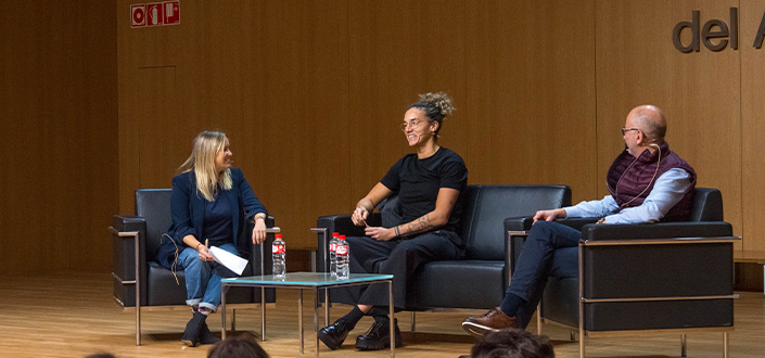 Laura Nicholls participa en una mesa redonda organizada por UNEATLANTICO con motivo del Día Mundial de la Salud Mental